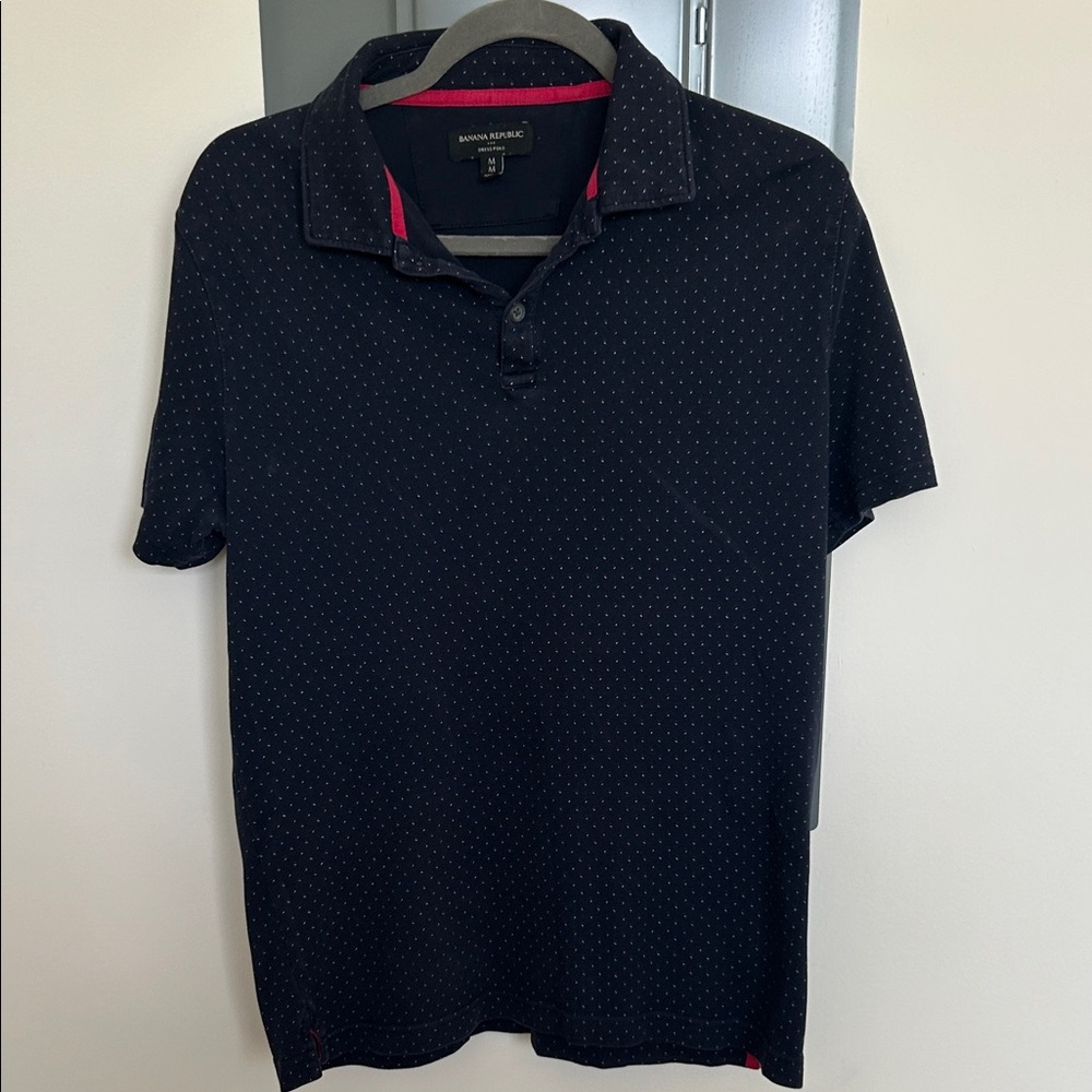 Banana Republic Men's Polo Shirt in Black with Subtle Pattern